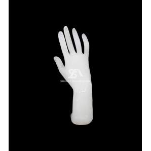 Foto de frente producto mano estilizada femenina de plástico en color blanco