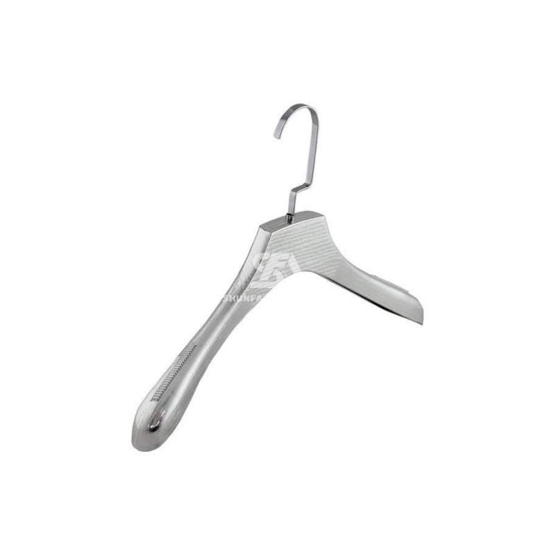 Foto de producto Percha de plastico antideslizante color blanco 39cm