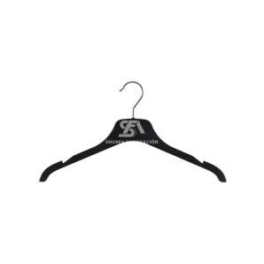 Foto de producto Percha de plastico color negro 38cm 105209