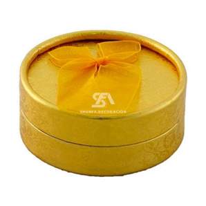 Foto de caja de cartón redonda de regalo para joyería y bisutería color dorado 8x8x3,5cm