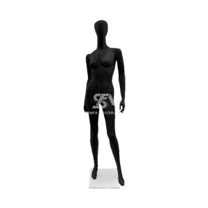 Foto de maniquí mujer de fibra sin rostro y pose relajada negro brillo