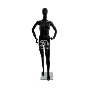 Foto de producto maniquí femenino de fibra sin rostro y manos a la cadera en color negro brillante