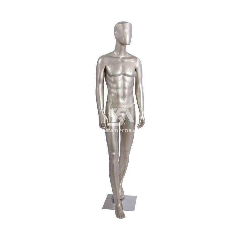 Foto de producto maniquí masculino caminando de fibra en color oro