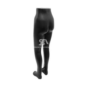 Foto de producto perfil trasero maniquí femenino mitad inferior de plástico para pantalón color negro