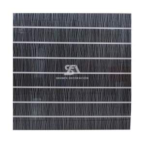 Foto de x2 paneles de lamas lacado brillo color negro con textura 120x120cm 7.5 guías