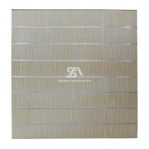Foto de x2 paneles de lamas color marrón claro con textura 120x120cm 7.5 guías