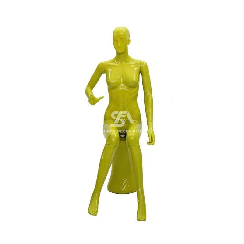 Foto de producto Maniqui Sentado Color Amarillo Con Cabeza Y Cara Abstracta De Plastico